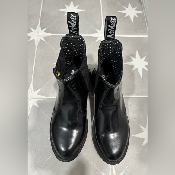 Dr. Martens Flora Sleek Black Chelsea Ankle Boots Brand New Sz 7 Leather - Picture 6 of 13